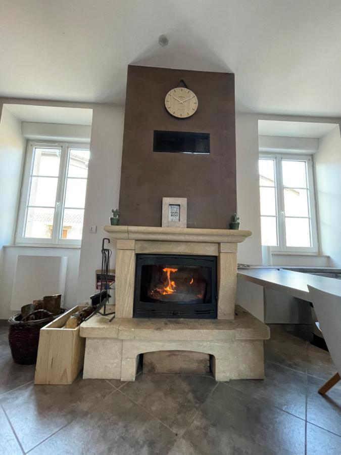 Gite De La Grenouillette Saint-Maurice-de-Satonnay Bagian luar foto